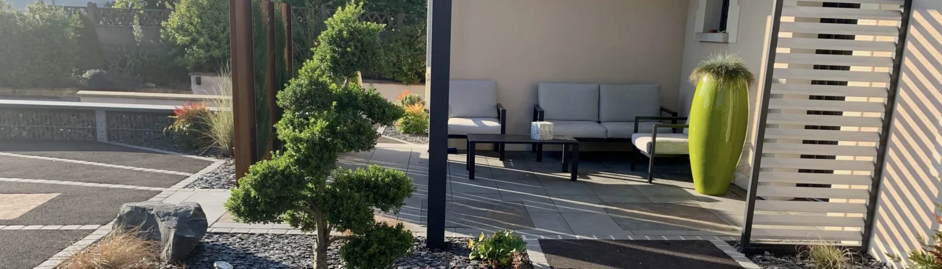 Terrasse grès cérame et terrasse pierre naturelle